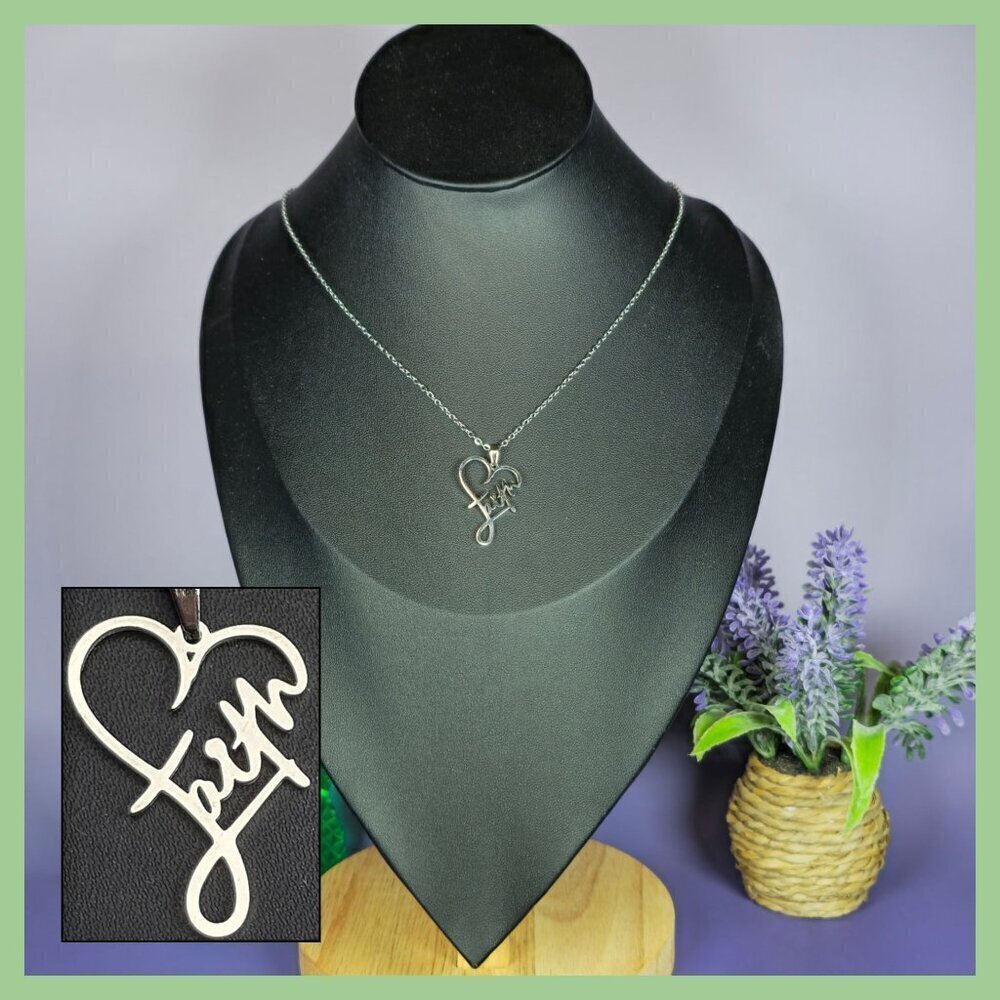 "Faith"‎ Heart Pendant Necklace (NWOT)